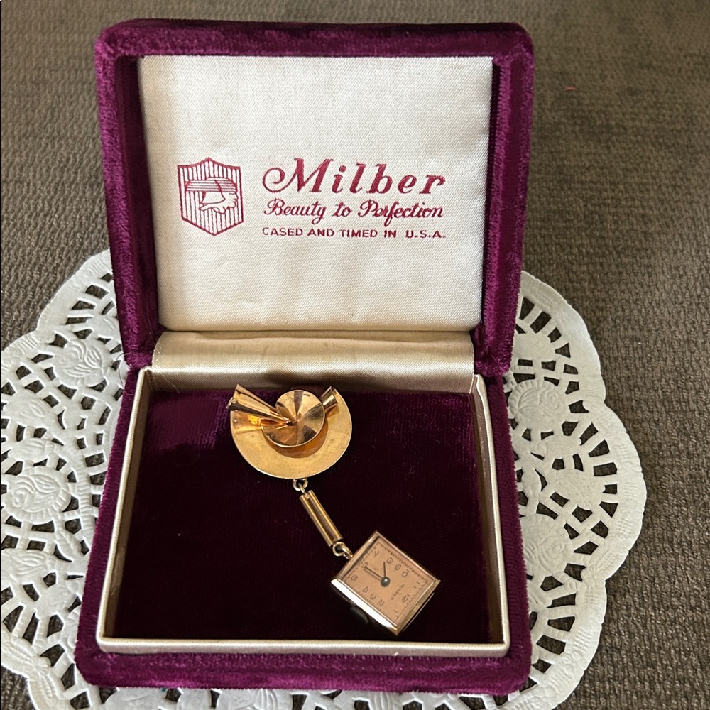 Vintage 40s Brooch Lapel Watch